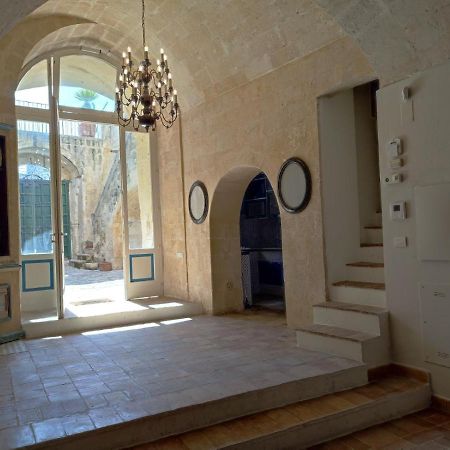 מטרה Casa Tudor Art Luxury Rooms מראה חיצוני תמונה