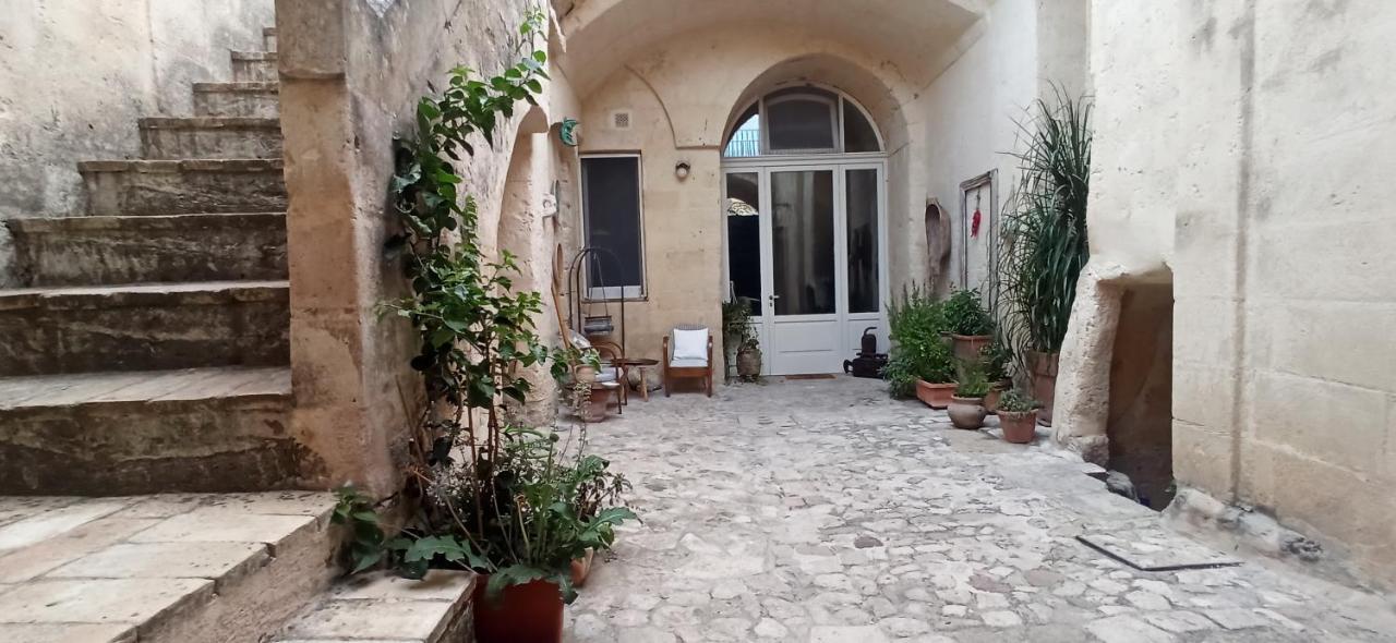 מטרה Casa Tudor Art Luxury Rooms מראה חיצוני תמונה
